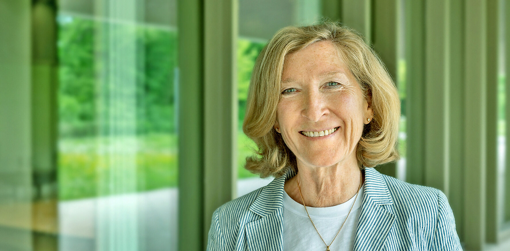Doris Schneider, Geschäftsführerin des Studierendenwerks Augsburg, fotografiert von Klaus Satzinger-Viel.